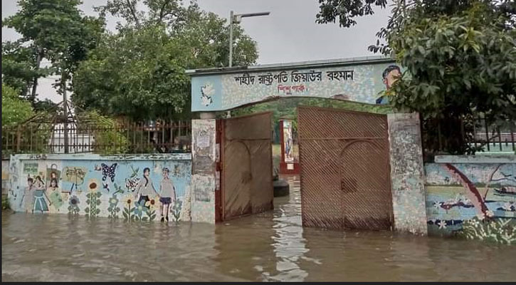 কুষ্টিয়ায় অতিবৃষ্টিতে সড়কে জলাবদ্ধতা, চরম দুর্ভোগ